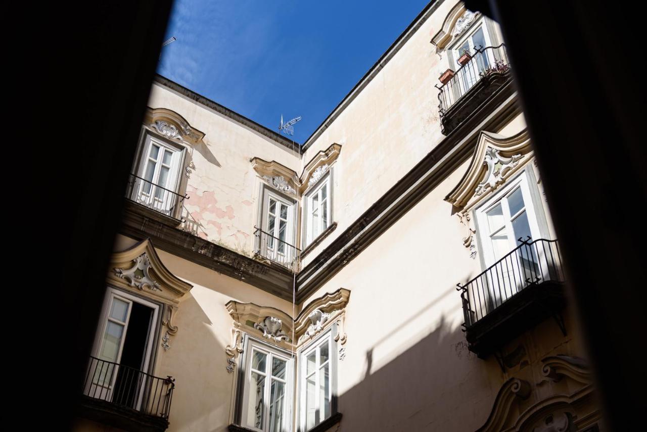 Palazzo Dello Spagnolo Suite Neapel Exteriör bild