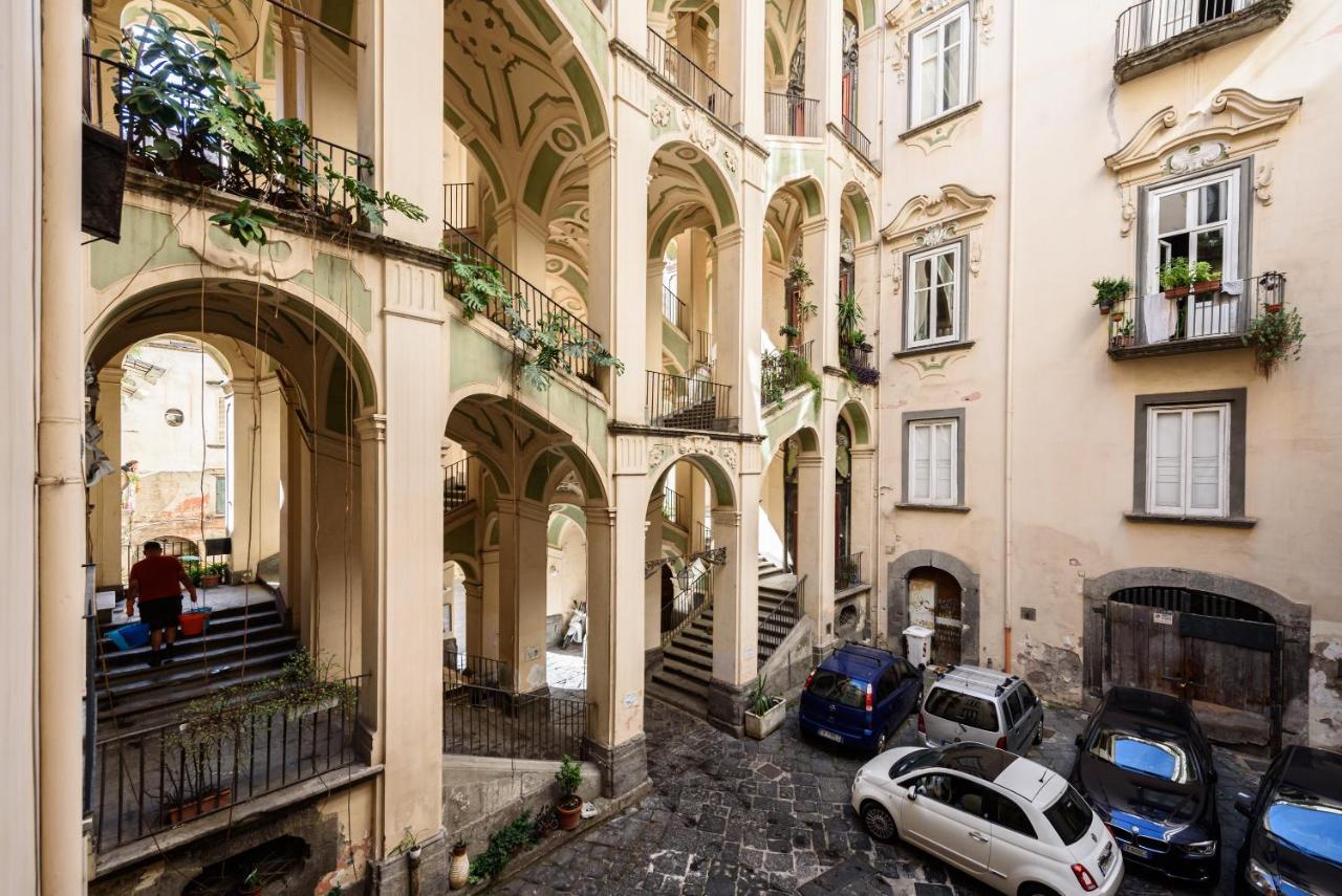 Palazzo Dello Spagnolo Suite Neapel Exteriör bild